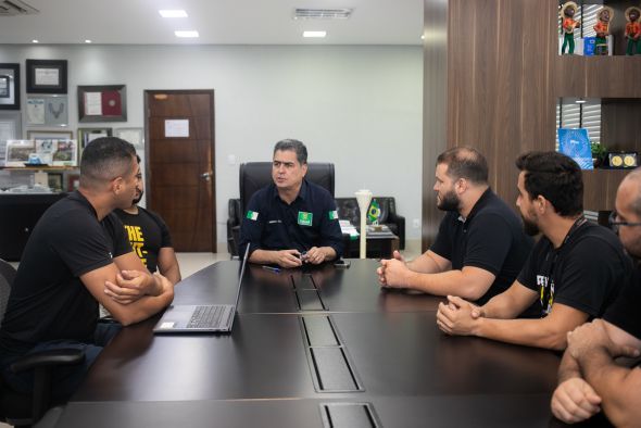 Prefeitura de Cuiab | Prefeito Emanuel Pinheiro paga dvida do gabinete de interveno do Estado e regulariza sistema de tecnologia da Secretaria de Sade