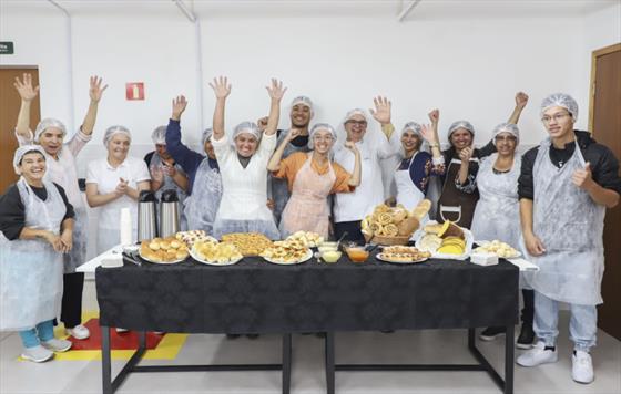 Aprenda a preparar pizzas, pes e docinhos nas Escolas de Segurana Alimentar