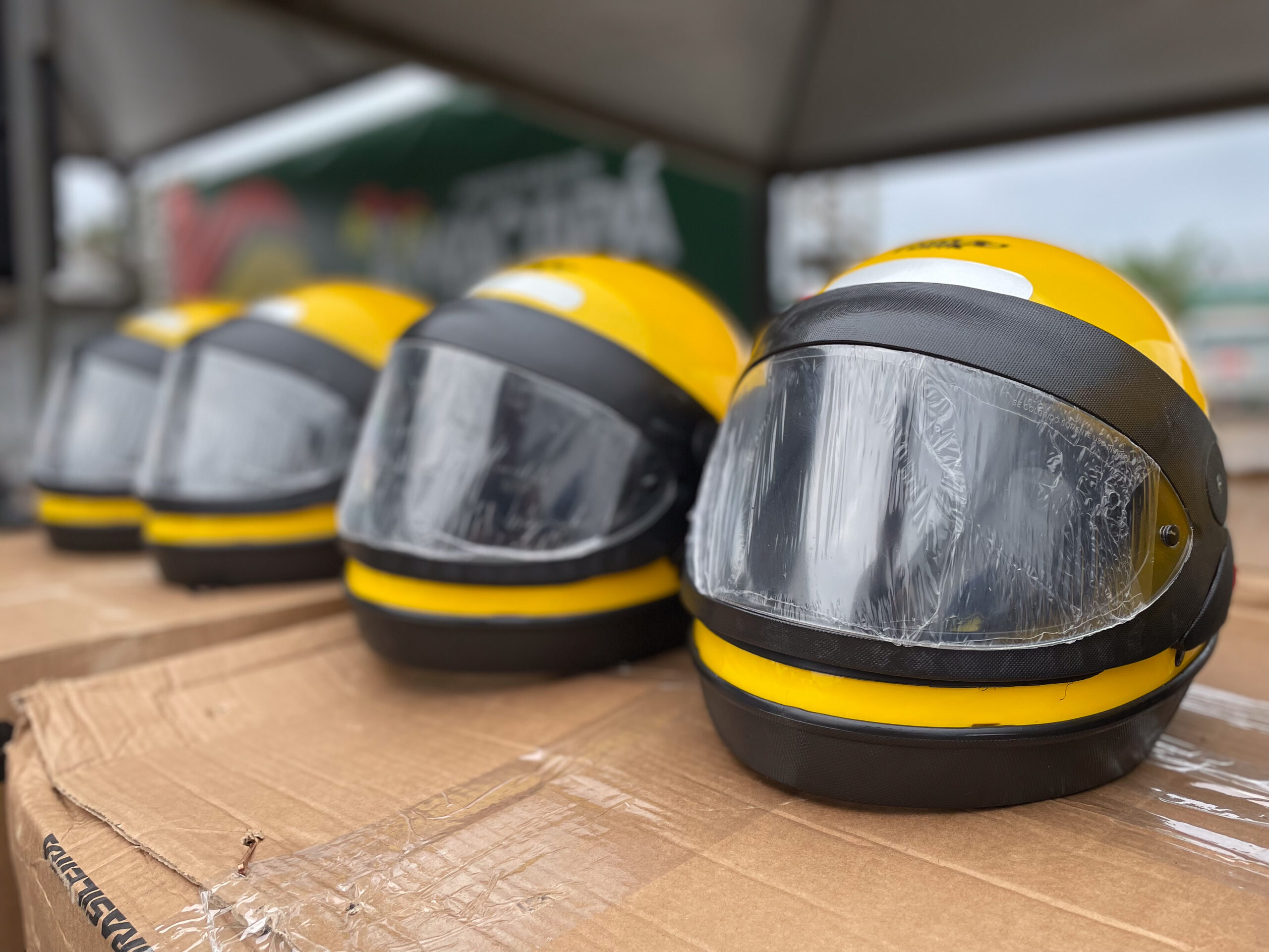 Prefeitura de Macapá entrega capacete de segurança para mototaxistas – Prefeitura Municipal de Macapá